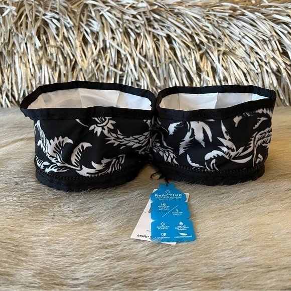 New VERA BRADLEY Glass Vines Lighten Up Two-Pack Collapsible Travel Pet Bowls - Picture 4 of 13